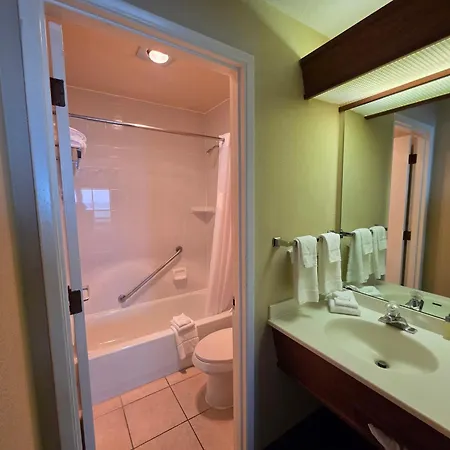 Seagrass Oceanfront Inn-3